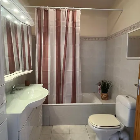 Apartamento En Plein Centre Avec Grande Terrasse Ensoleillée ! *